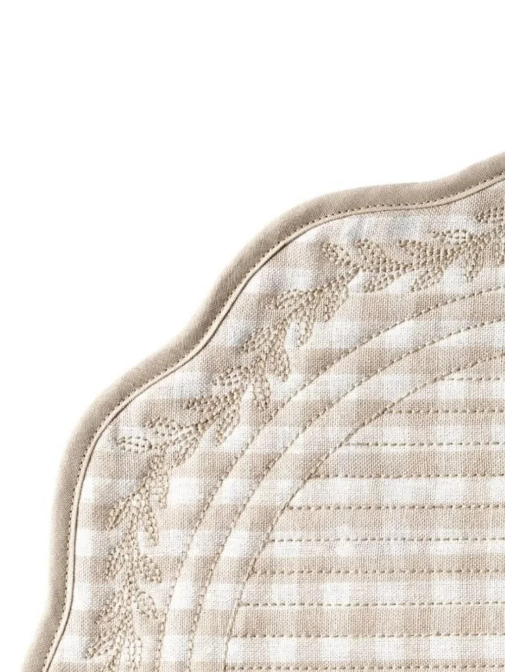 The Pioneer Woman charming scalloped